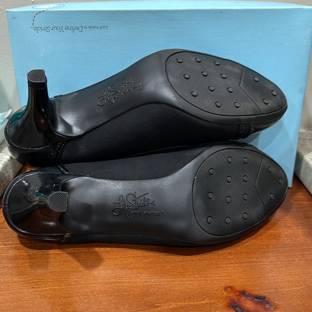 LIFE STRIDES Petunia pumps sz 9.5 - Picture 5 of 8